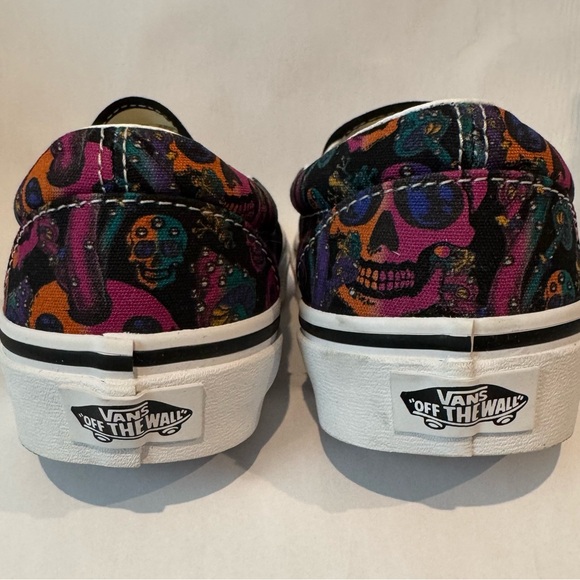 VANS•NEW•CLASSIC SLIP-ONS•TRIPPY DRIP•SKELTON•HALLOWEEN•WOMENS 7 / MENS 5.5 - Picture 2 of 8